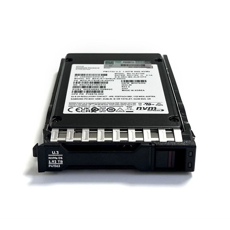 P40565-B21-A.webp P40565-B21 - HPE 1.92TB PCI Express NVMe 4.0 x4 Hot-Plug 2.5-In SSD - Image 1