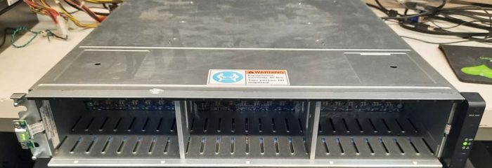 HP K2R80A 2040 SAN Dual Controller SFF Storage Hard drive array - Image 2